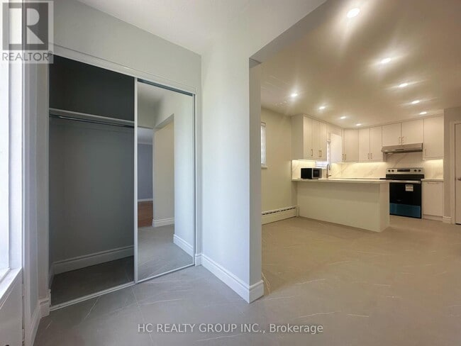Building Photo - 6 Rosemount Dr