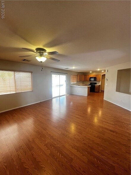 Foto del edificio - 8725 Radiant Ruby Ave