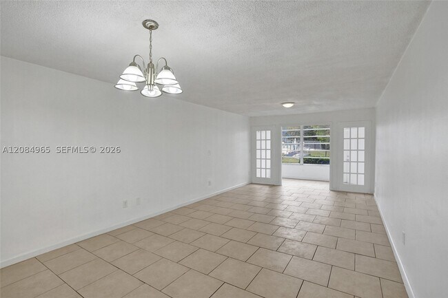 Foto del edificio - 1601 NE 191st St