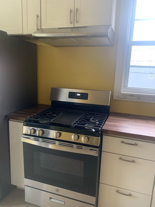 149151 Schuyler Ave Unit 2, Kearny, NJ 07032 Condo for Rent in