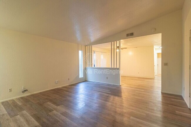 Foto del edificio - 5626 Blackoak Ct
