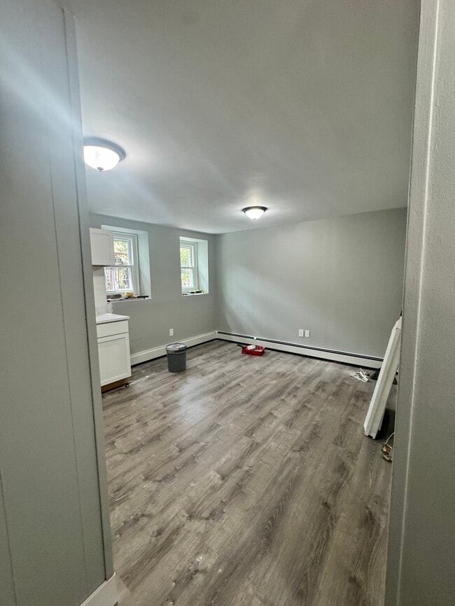 Building Photo - 6 Ellsworth Ave