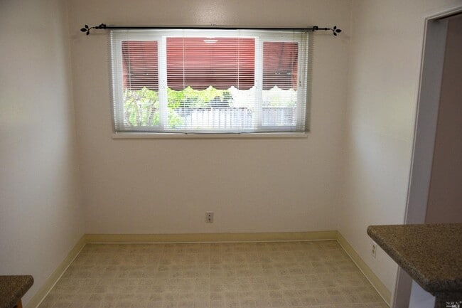 Building Photo - 2825 Heatherstone Dr