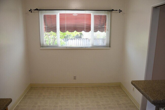 Foto del edificio - 2825 Heatherstone Dr