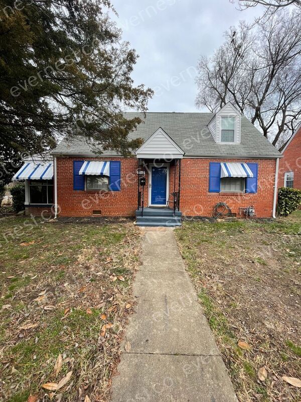 Primary Photo - 3510 Rosewood Ave