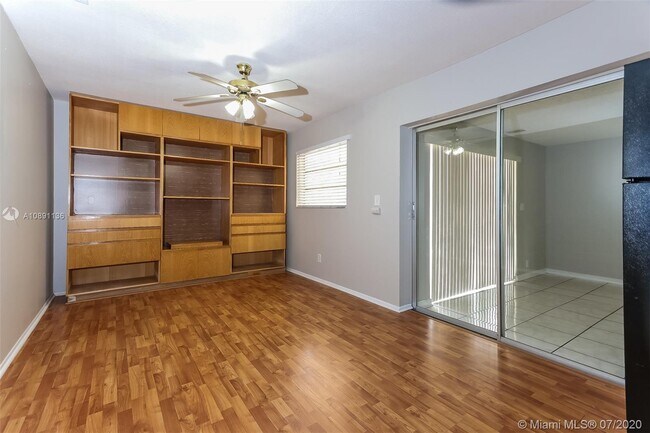 Foto del edificio - 6871 NW 12th St