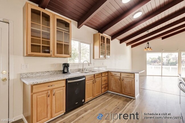 Building Photo - 5 br, 3 bath House - 1 E Lake Ct, Antioch,...