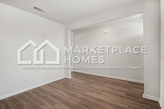 Foto del edificio - 5628 Hickory Woods Dr