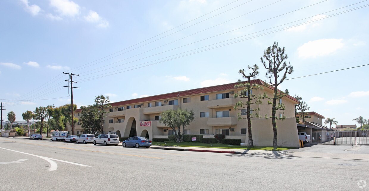 Casa Colima Apartments in Whittier, CA