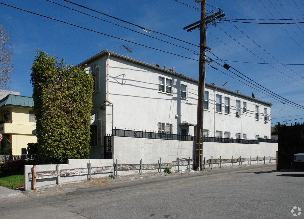Primary Photo - 1142 Rexford Dr