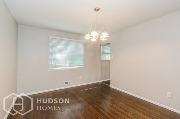 Building Photo - 11 Darien Dr