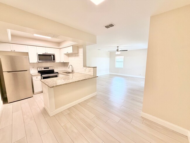 Building Photo - 4241 Gulfstream Dr