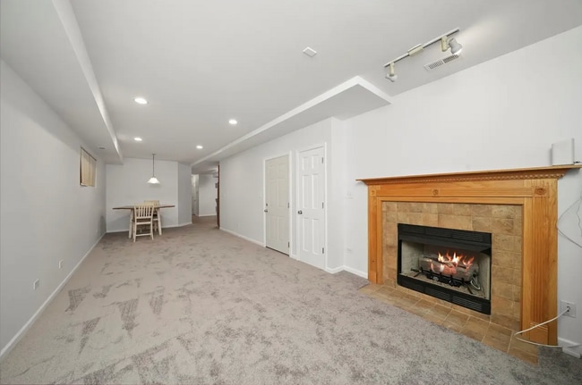 Building Photo - 3343 W Warren Blvd