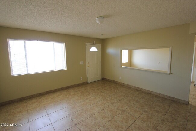 Foto del edificio - 1009 E Doan St