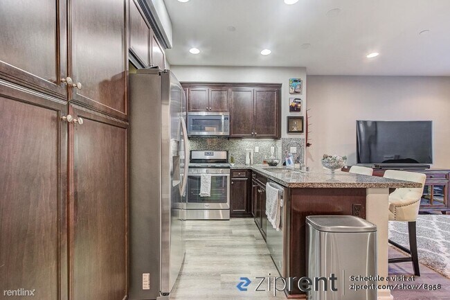Foto del edificio - 3 br, 2.5 bath Condo - 44068 Calle Luz, Te...
