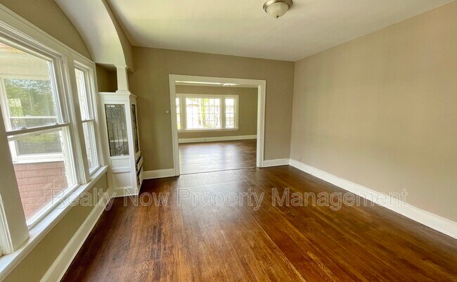 Building Photo - 1666 Glenmont Rd