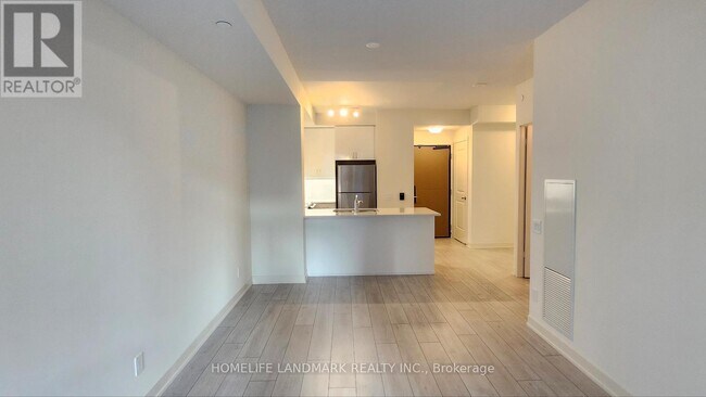 Photo du bâtiment - 4955-4955 Yonge St
