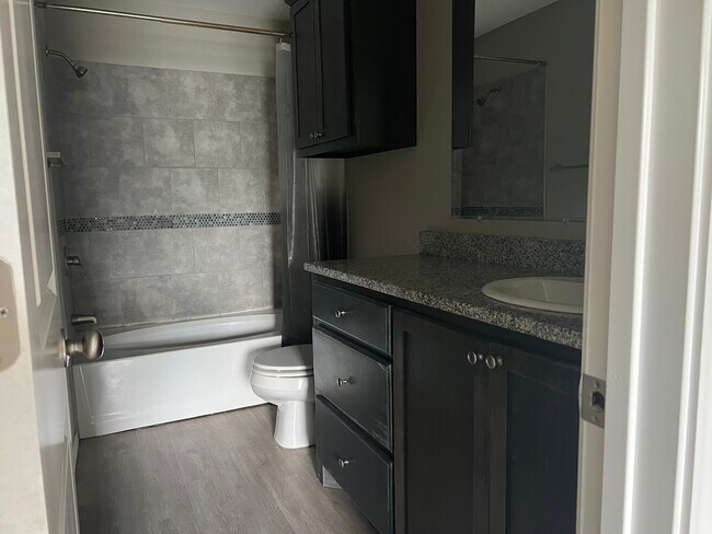 Foto del edificio - 3723 Trotter Ln