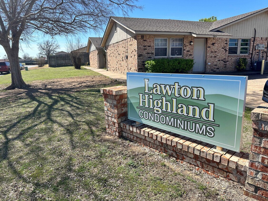 Foto principal - 7930 NW Crossland Cir