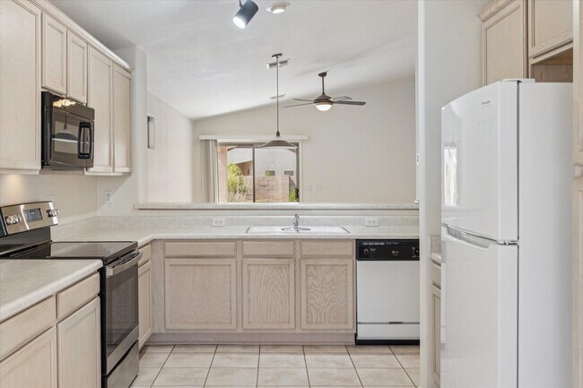 Foto del edificio - 2311 N Creek Vista Dr