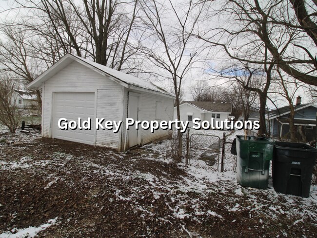 Foto del edificio - MUNCIE 3 BR 1 BA House with New Appliances and Garage (SECTION 8 APPROVED)