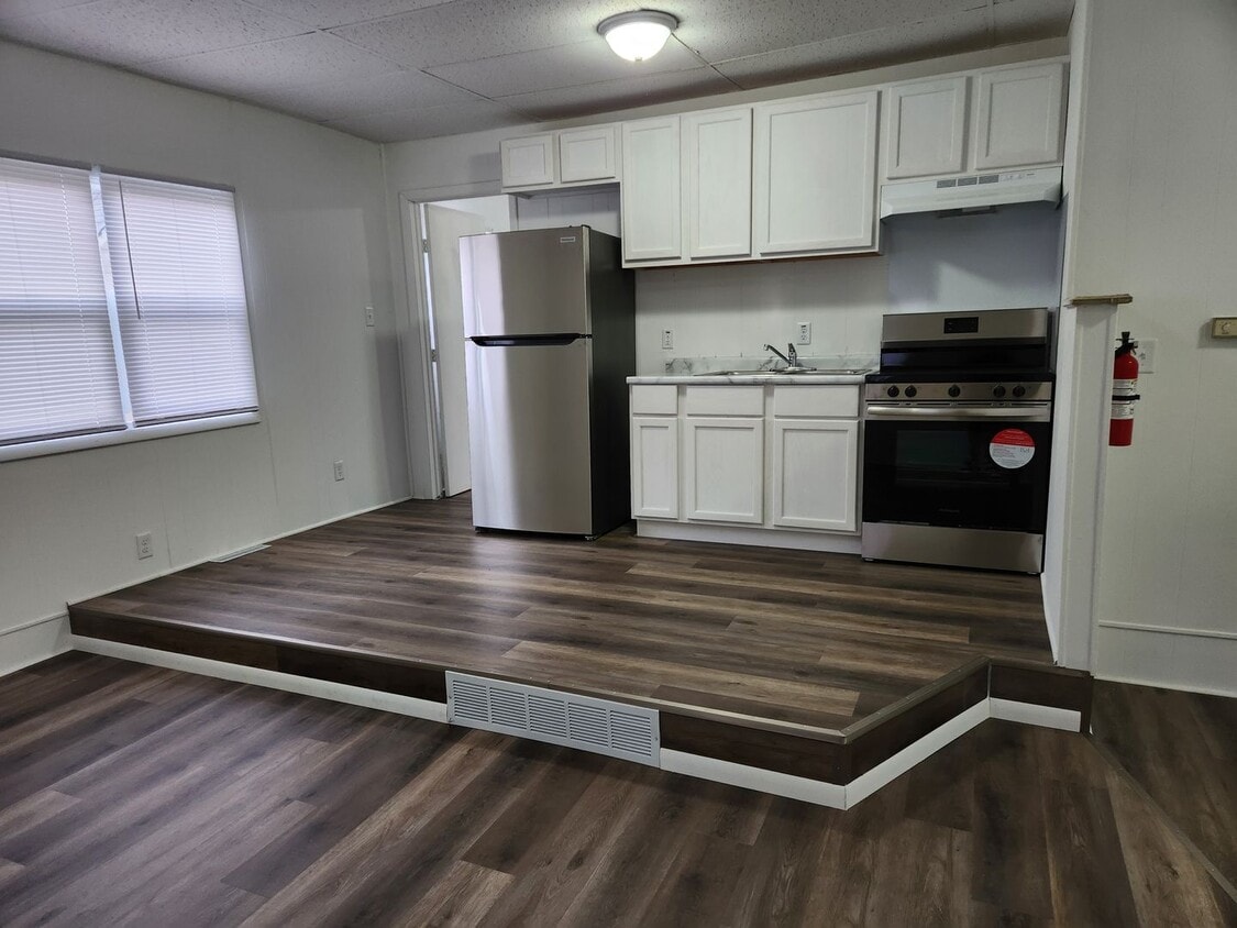 Primary Photo - 112 N. Third Ave