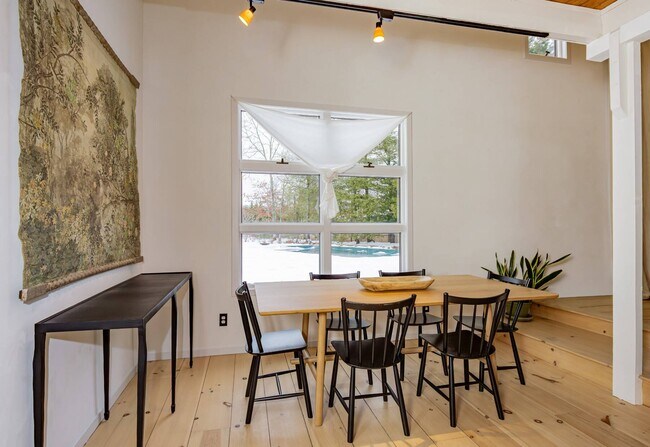 Foto del edificio - 97 Swamp Rd