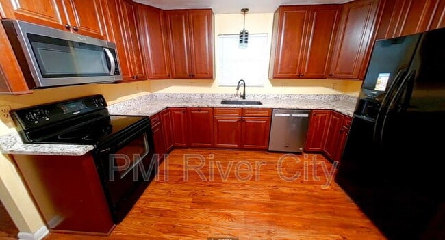 Foto del edificio - 5998 Greenwillow Ln S
