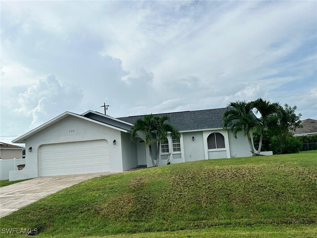 Foto principal - 709 SW 23rd Terrace