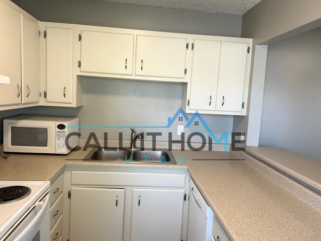 Building Photo - 4527 S 1175 W