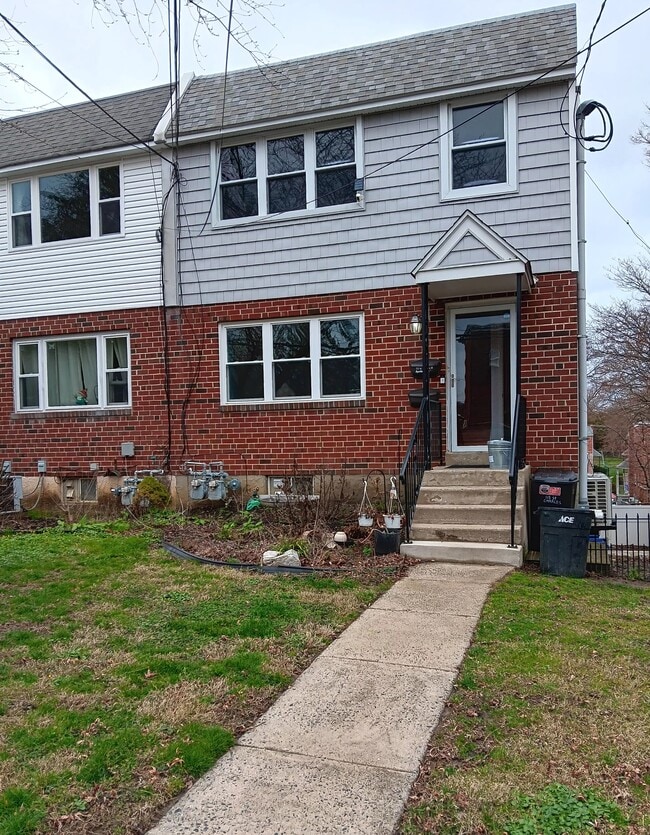 Building Photo - 115 Saint Charles St