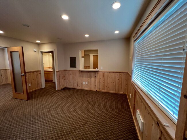 Building Photo - 1026/A/