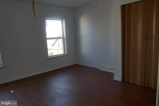 Foto del edificio - 210 E 14th St