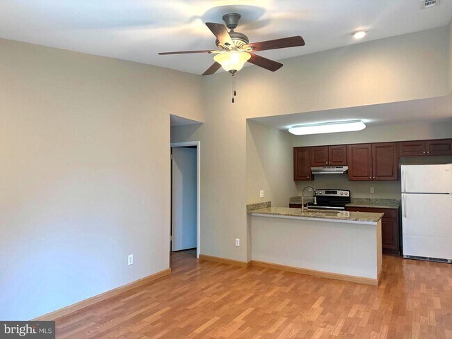 Foto del edificio - 258 Barclay Ct