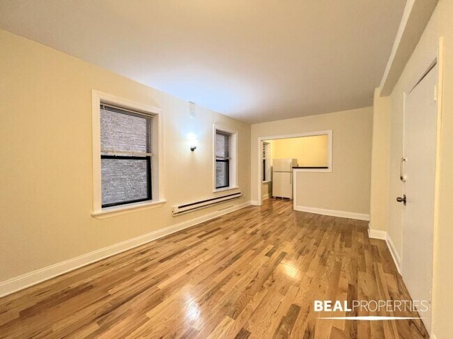 Foto del edificio - 0 bedroom in CHICAGO IL 60610