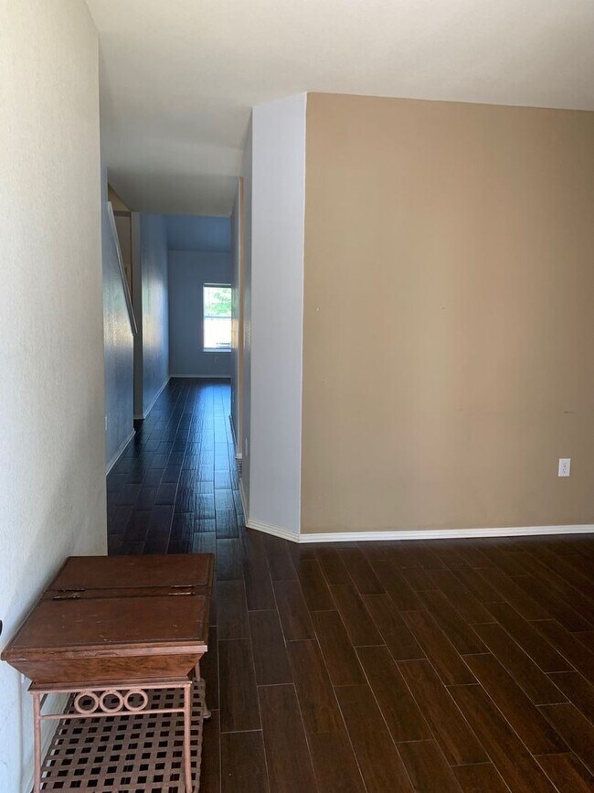 Building Photo - 4 br, 2.5 bath House - 8611 Widgeon Court