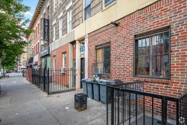 Building Photo - 255 Troy Ave