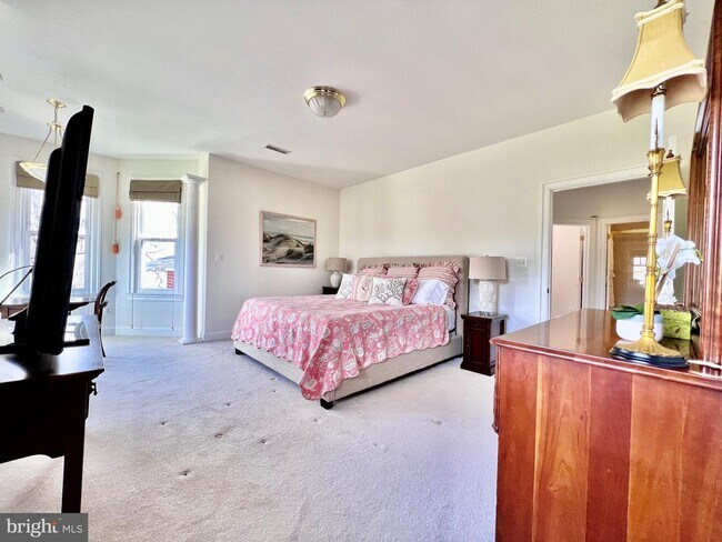 Building Photo - 9319 Ludgate Dr