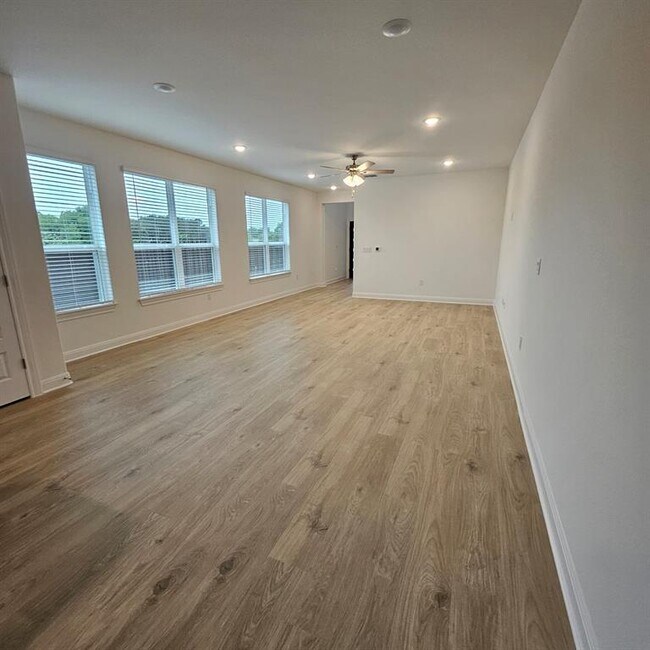 Foto del edificio - 10017 Milton Albert Way