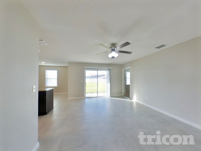Building Photo - 77063 Crosscut Wy