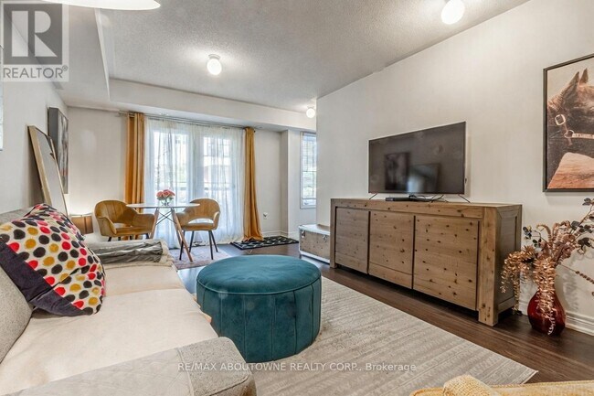 Photo du bâtiment - 2480 Post Rd