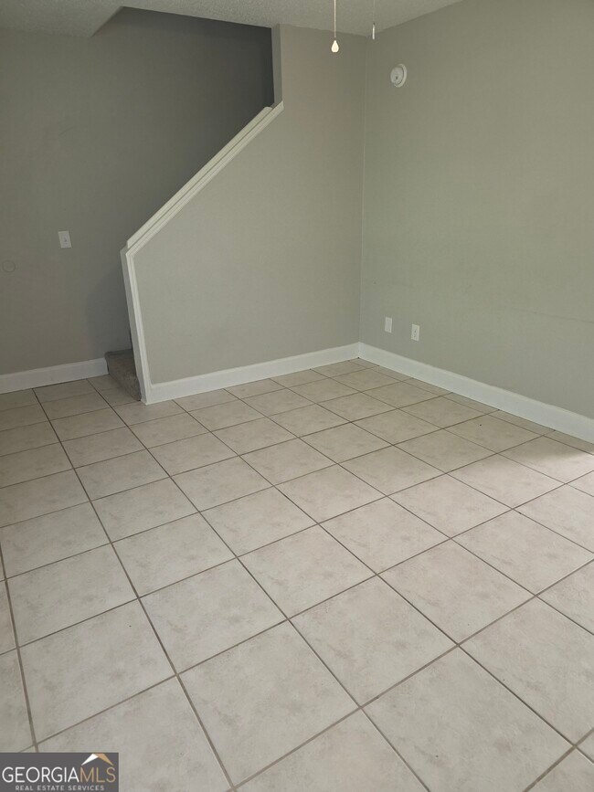 Foto del edificio - 722 Morningside Ln