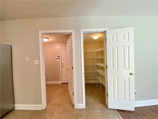 Building Photo - 369 Colonial Hills Dr