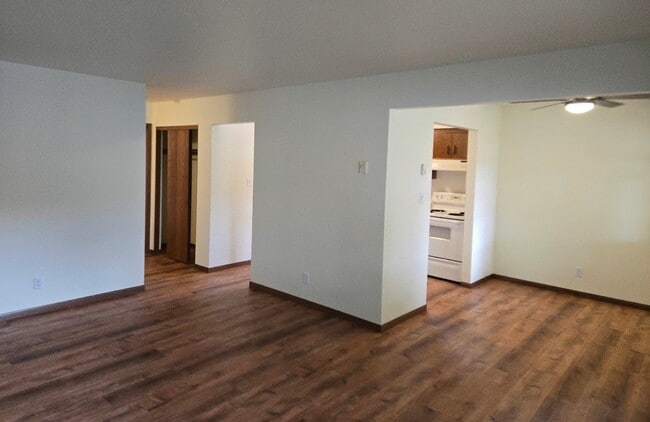 Livingrm vw into dining, kitchen, hall - 141 Maple Ave S
