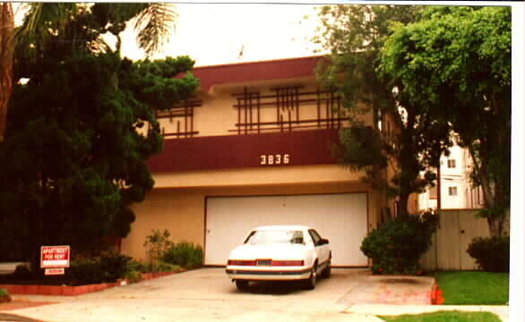 Primary Photo - 3836 Mentone Ave