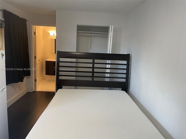 Foto del edificio - 1650 SW 71st Terrace