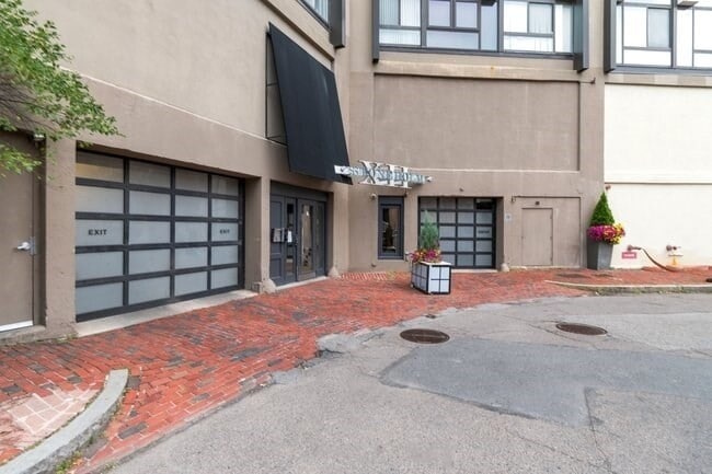 Photo - 12 Stoneholm Street Unit 616 Apartment