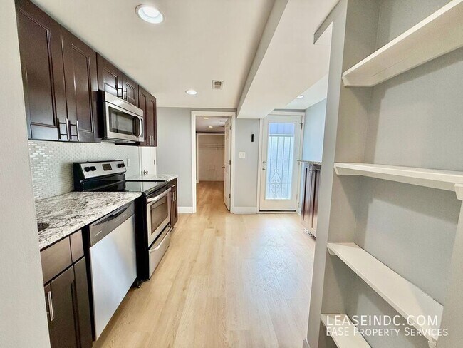 Foto del edificio - 3119 11th St NW