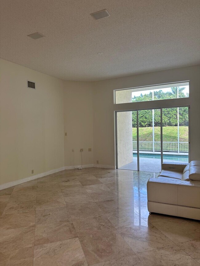 Foto del edificio - 19922 Dinner Key Dr