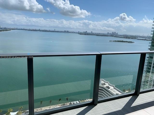 Foto del edificio - 480 NE 31st St